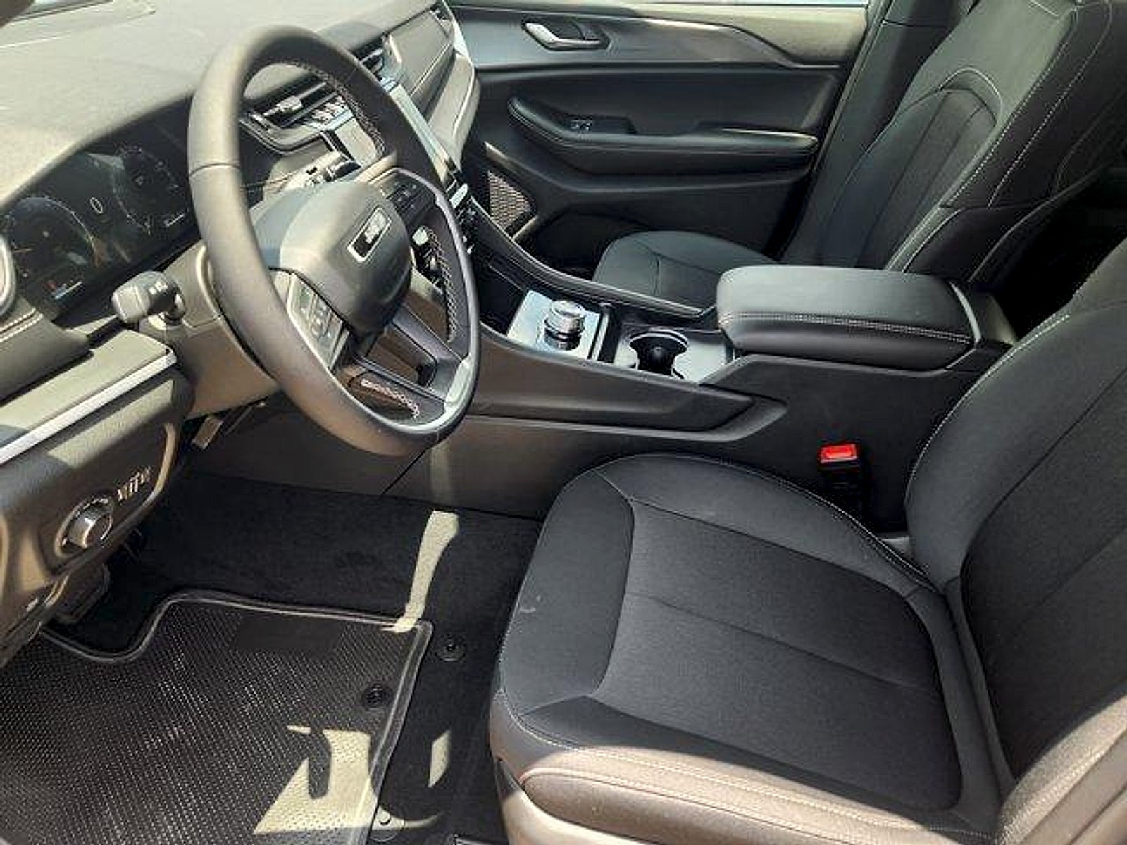 2026 Jeep Grand Cherokee GRAND CHEROKEE LAREDO 4X2
