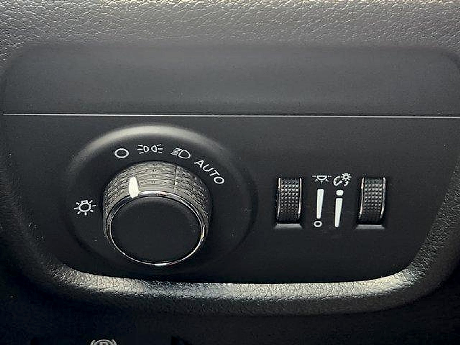 2026 Jeep Grand Cherokee GRAND CHEROKEE LAREDO 4X2