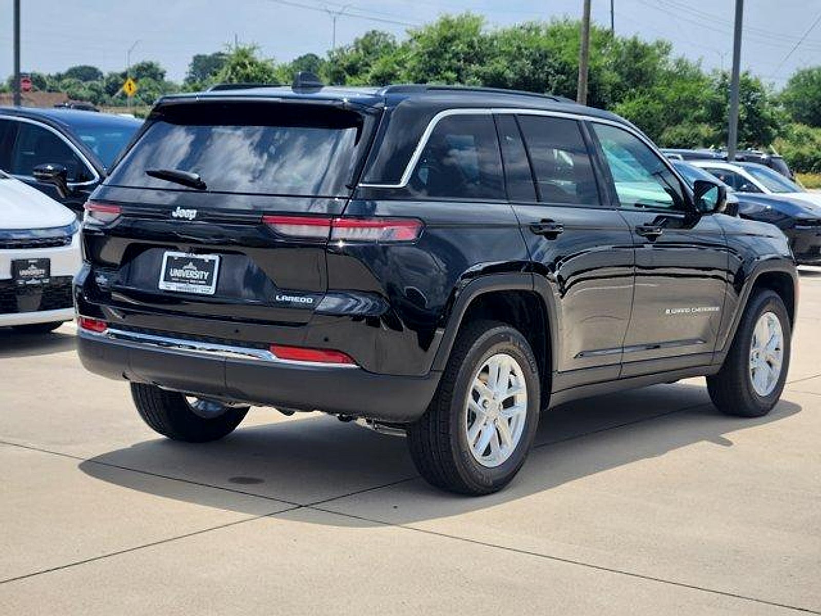 2026 Jeep Grand Cherokee GRAND CHEROKEE LAREDO 4X2