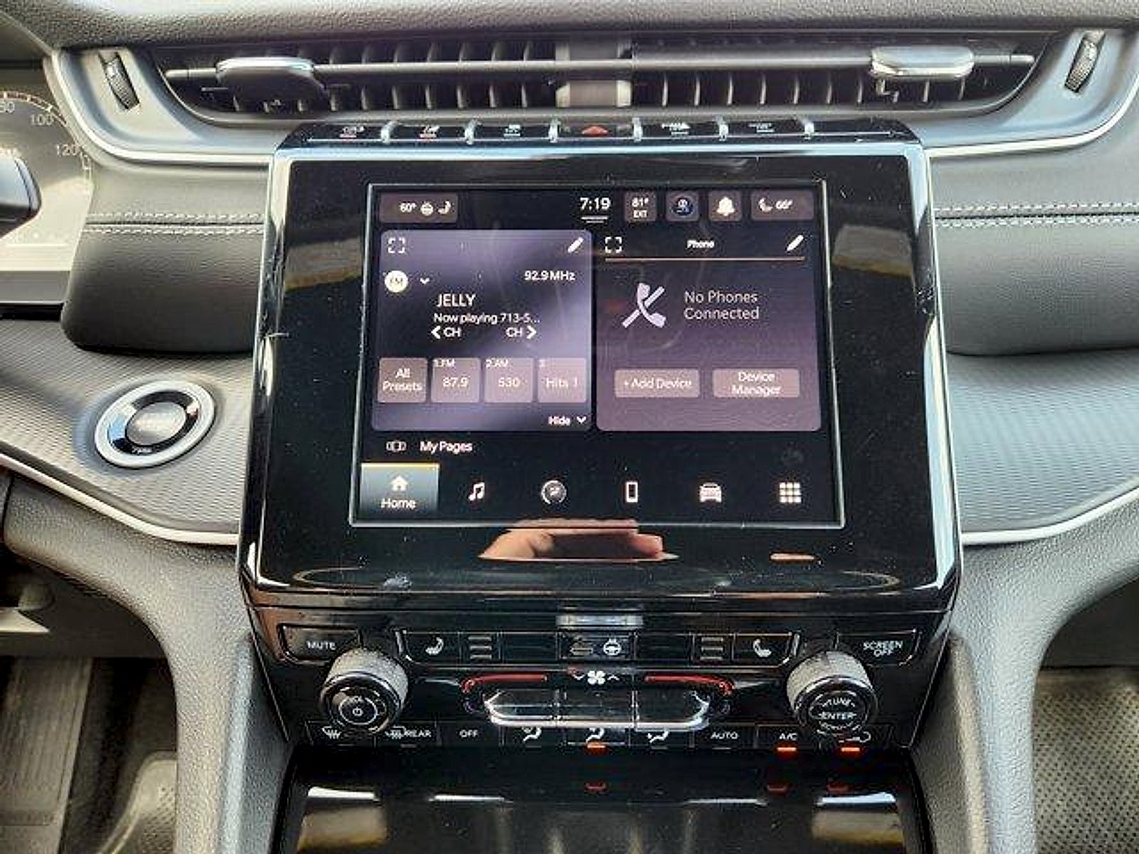 2026 Jeep Grand Cherokee GRAND CHEROKEE LAREDO X 4X2