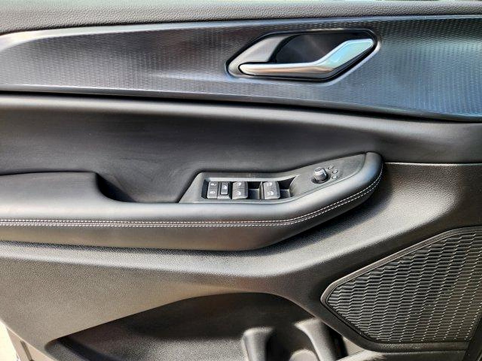 2026 Jeep Grand Cherokee GRAND CHEROKEE LAREDO X 4X2