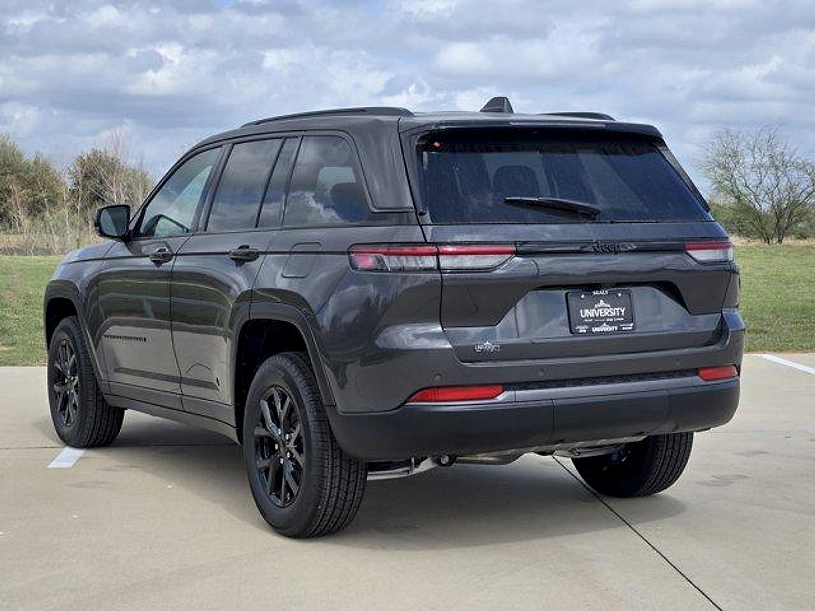 2026 Jeep Grand Cherokee GRAND CHEROKEE LAREDO ALTITUDE 4X2