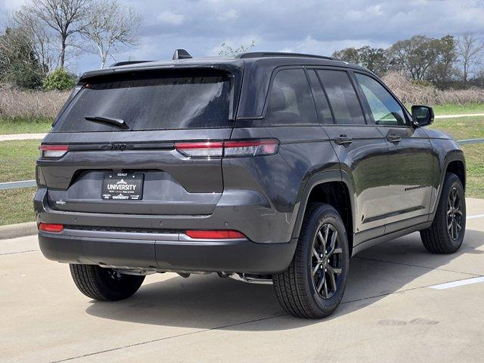 2026 Jeep Grand Cherokee GRAND CHEROKEE LAREDO ALTITUDE 4X2