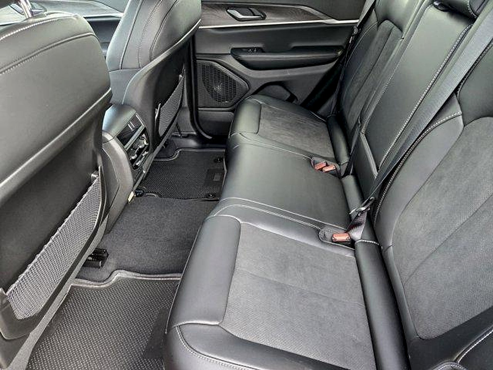 2026 Jeep Grand Cherokee GRAND CHEROKEE LAREDO ALTITUDE 4X2