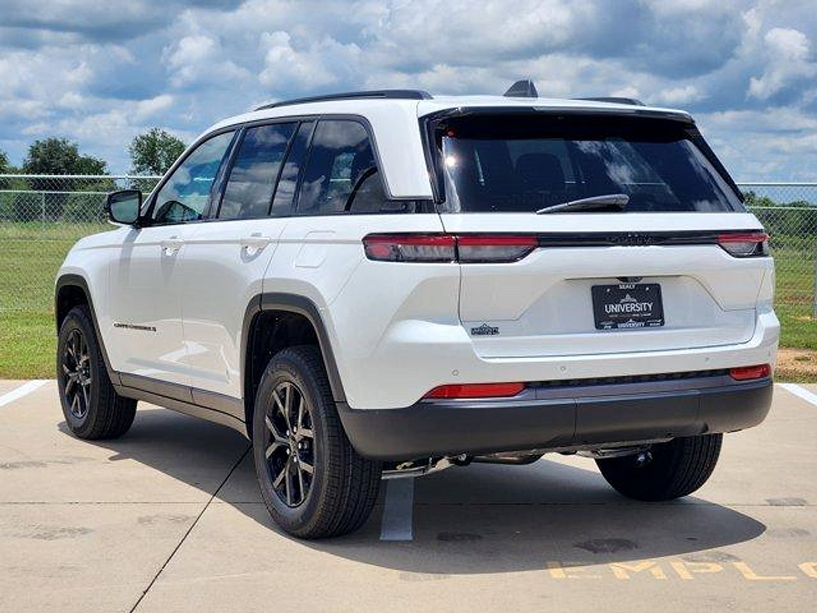 2026 Jeep Grand Cherokee GRAND CHEROKEE LAREDO ALTITUDE 4X2