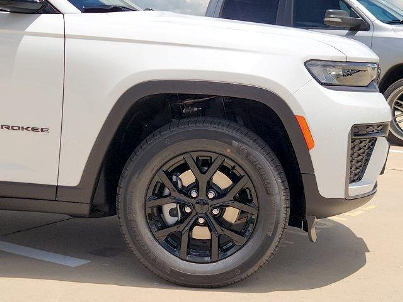 2026 Jeep Grand Cherokee GRAND CHEROKEE LAREDO ALTITUDE 4X2