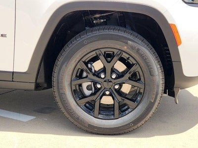 2026 Jeep Grand Cherokee GRAND CHEROKEE LAREDO ALTITUDE 4X2