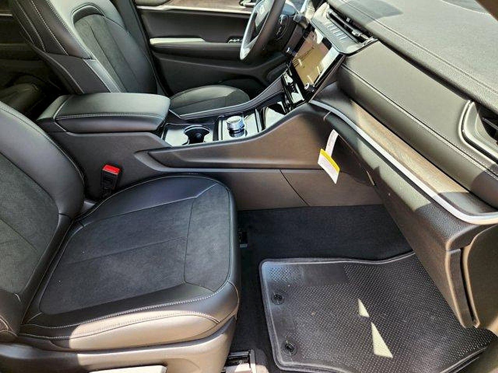 2026 Jeep Grand Cherokee GRAND CHEROKEE LAREDO ALTITUDE 4X2