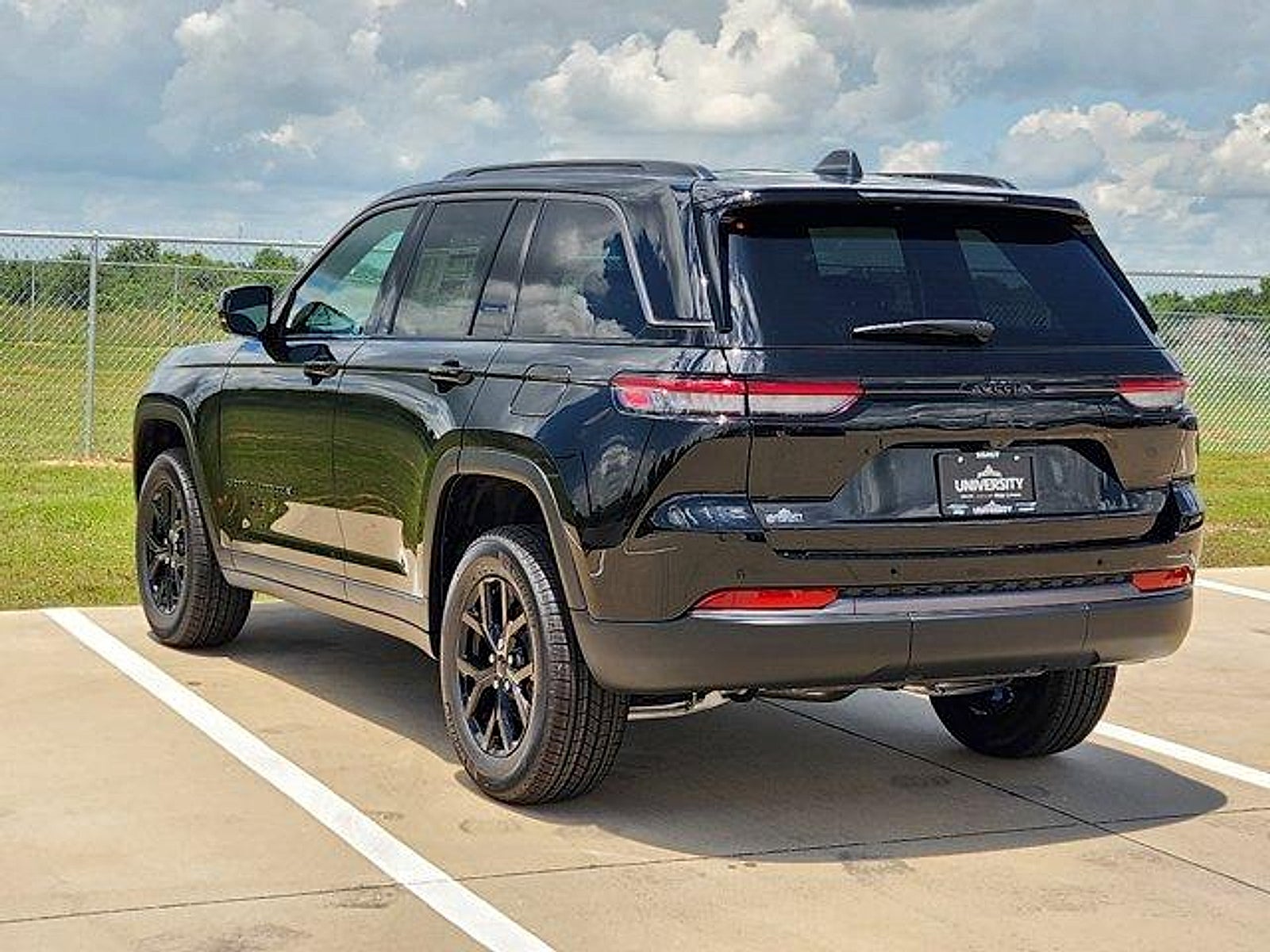 2026 Jeep Grand Cherokee GRAND CHEROKEE LAREDO ALTITUDE 4X2