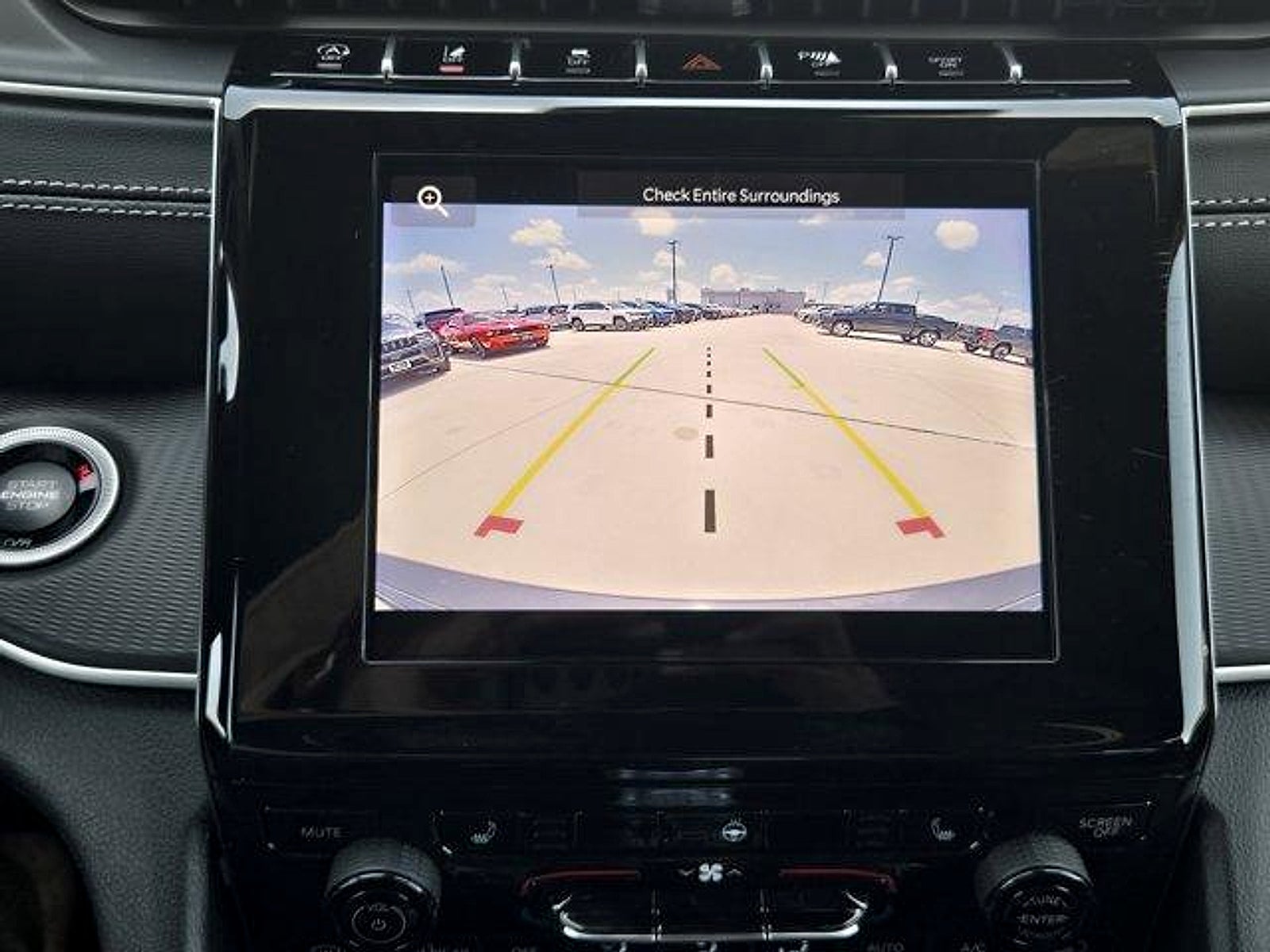 2026 Jeep Grand Cherokee GRAND CHEROKEE LAREDO X 4X4