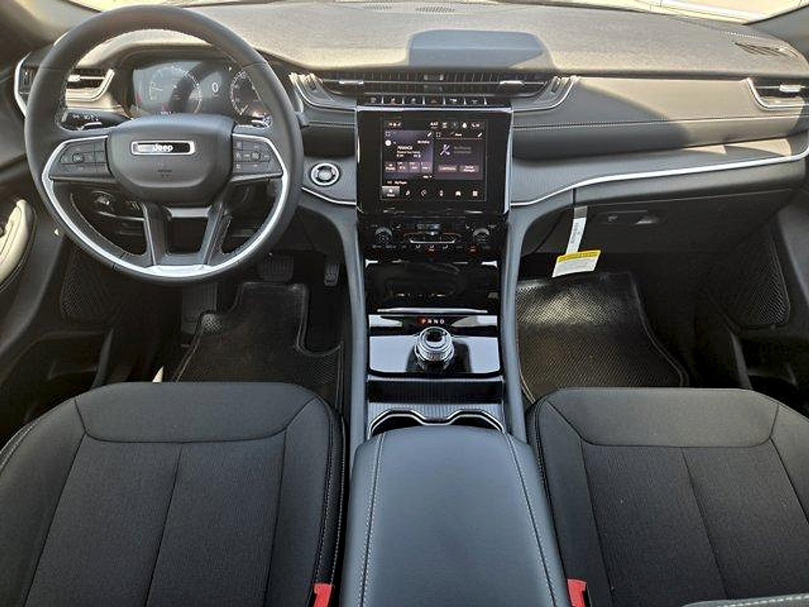 2026 Jeep Grand Cherokee GRAND CHEROKEE LAREDO X 4X4