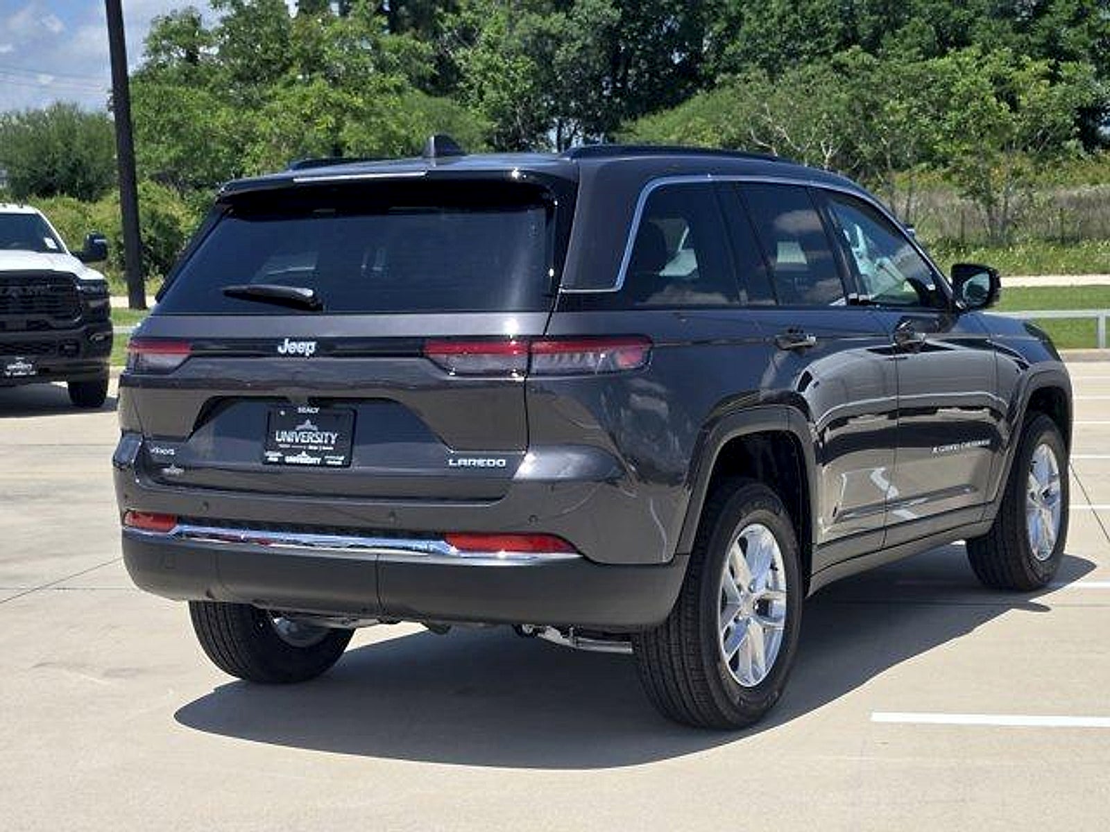 2026 Jeep Grand Cherokee GRAND CHEROKEE LAREDO X 4X4