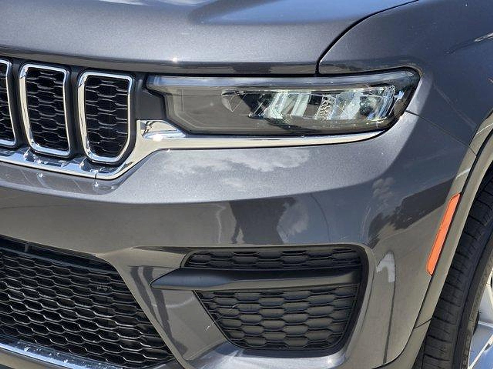 2026 Jeep Grand Cherokee GRAND CHEROKEE LAREDO X 4X4