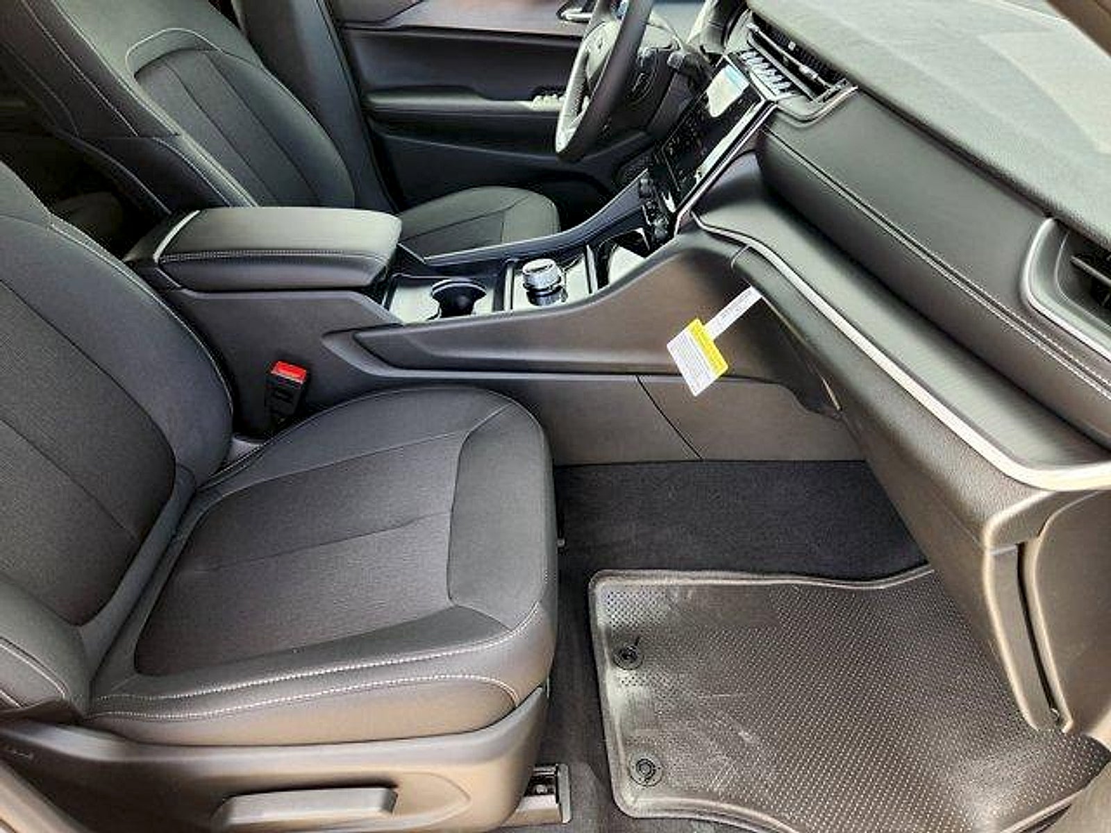 2026 Jeep Grand Cherokee GRAND CHEROKEE LAREDO X 4X4