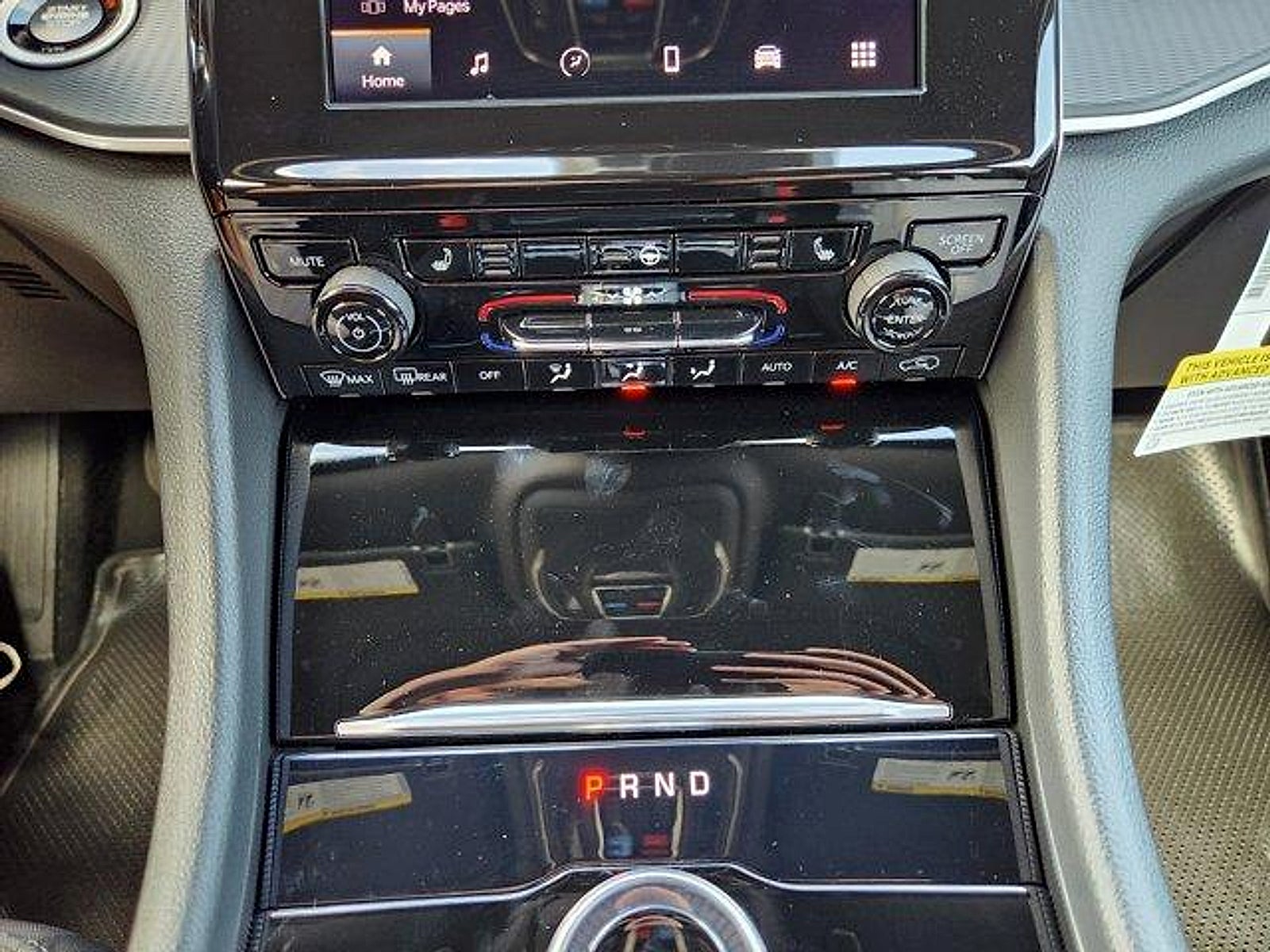 2026 Jeep Grand Cherokee GRAND CHEROKEE LAREDO X 4X4