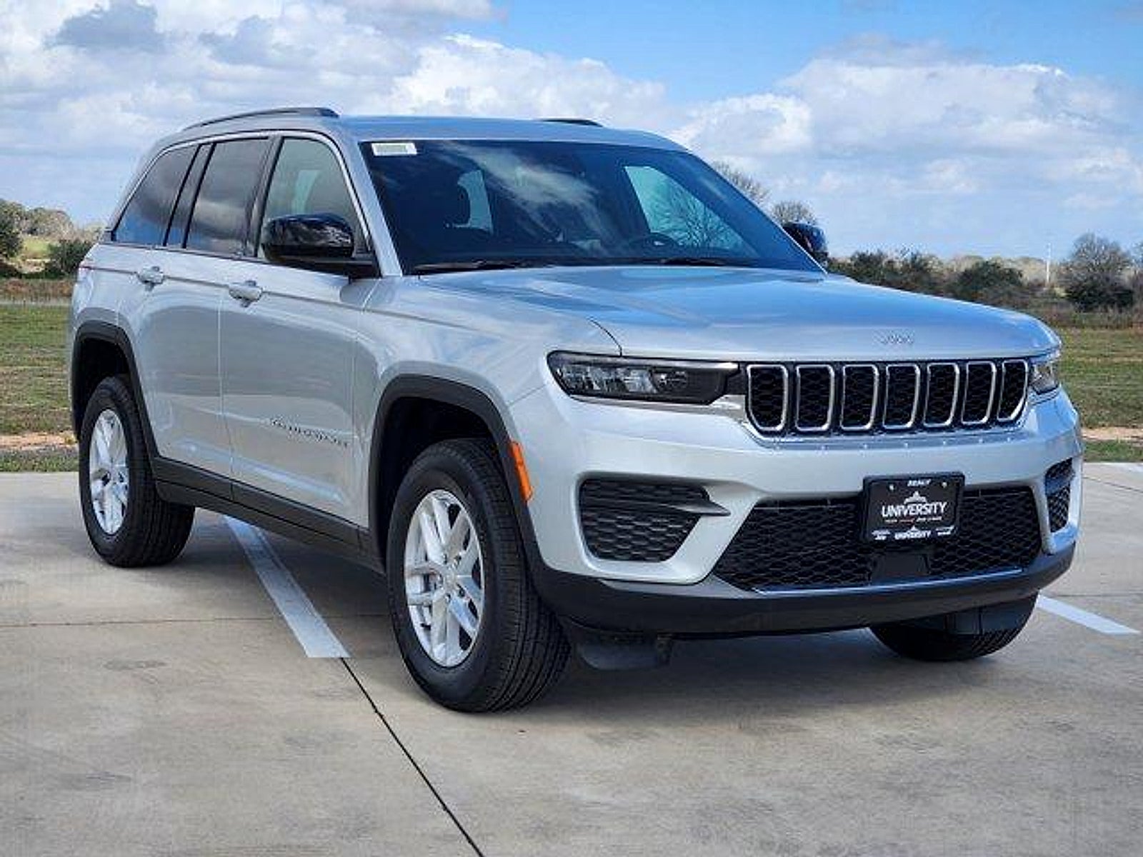 2026 Jeep Grand Cherokee GRAND CHEROKEE LAREDO X 4X4