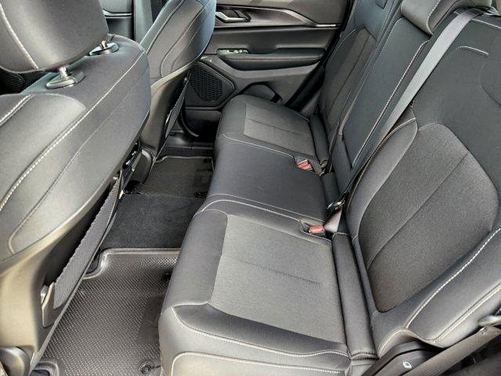 2026 Jeep Grand Cherokee GRAND CHEROKEE LAREDO X 4X4