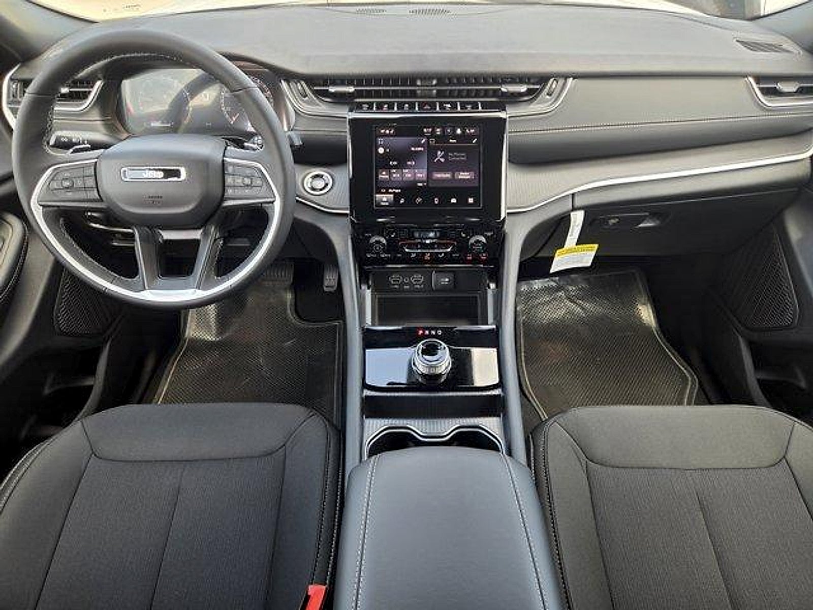 2026 Jeep Grand Cherokee GRAND CHEROKEE LAREDO X 4X4