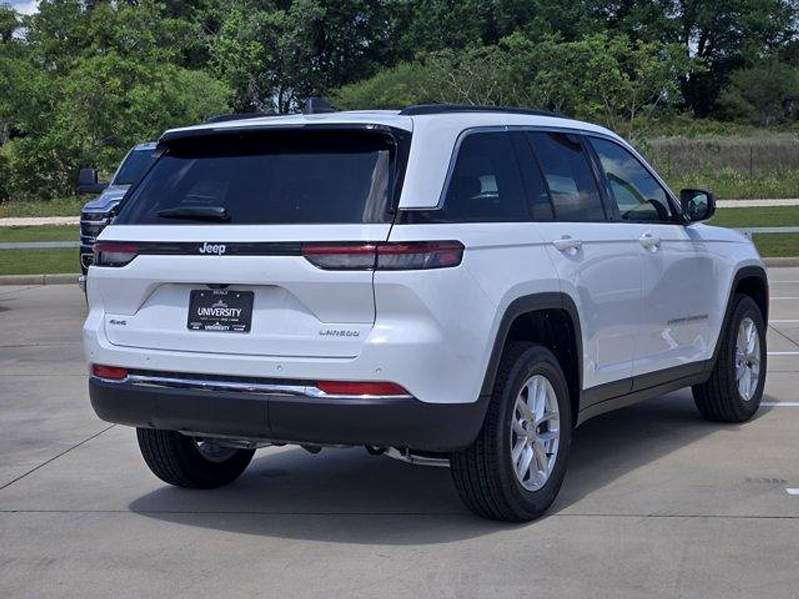 2026 Jeep Grand Cherokee GRAND CHEROKEE LAREDO X 4X4