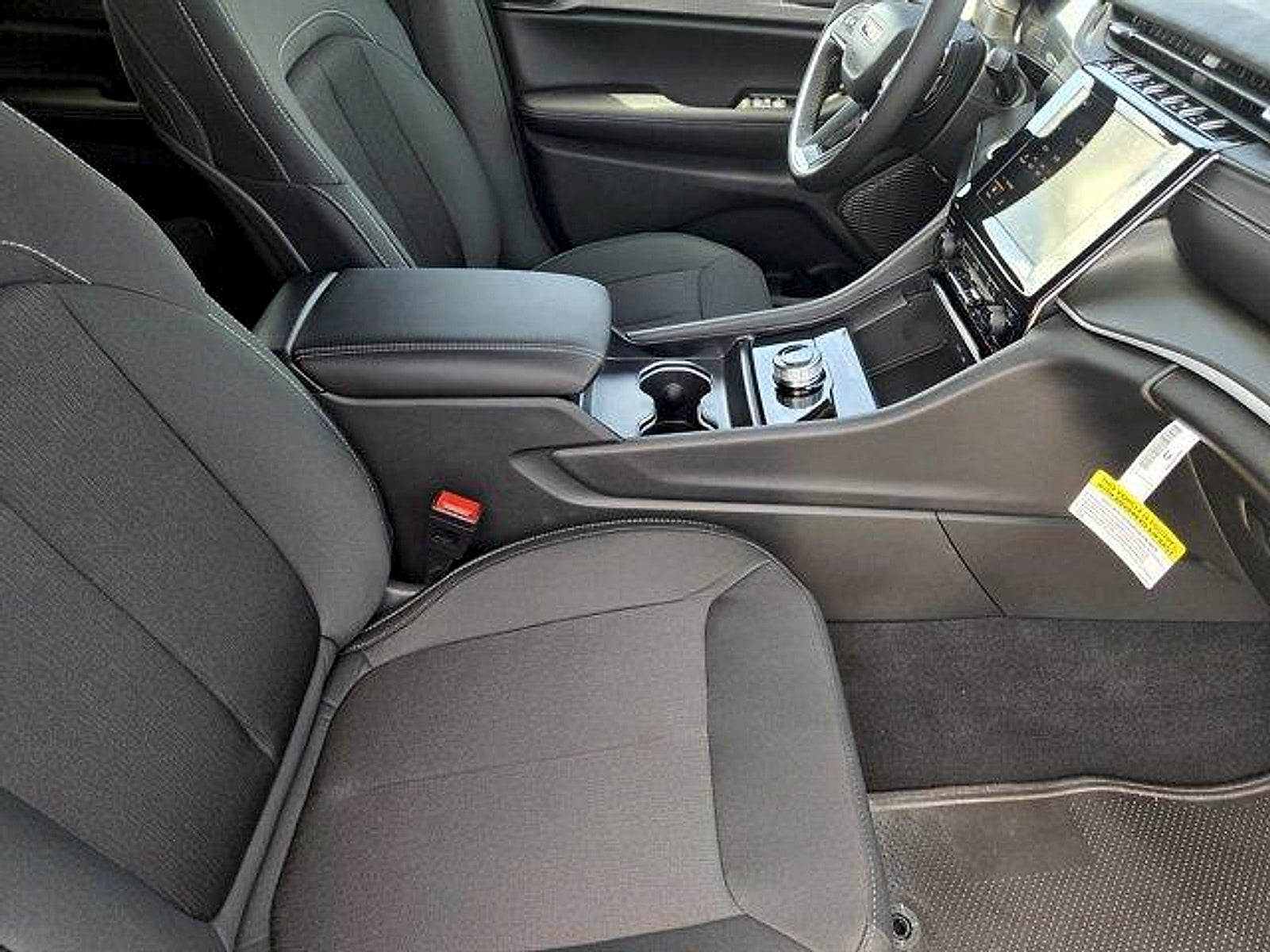 2026 Jeep Grand Cherokee GRAND CHEROKEE LAREDO X 4X4