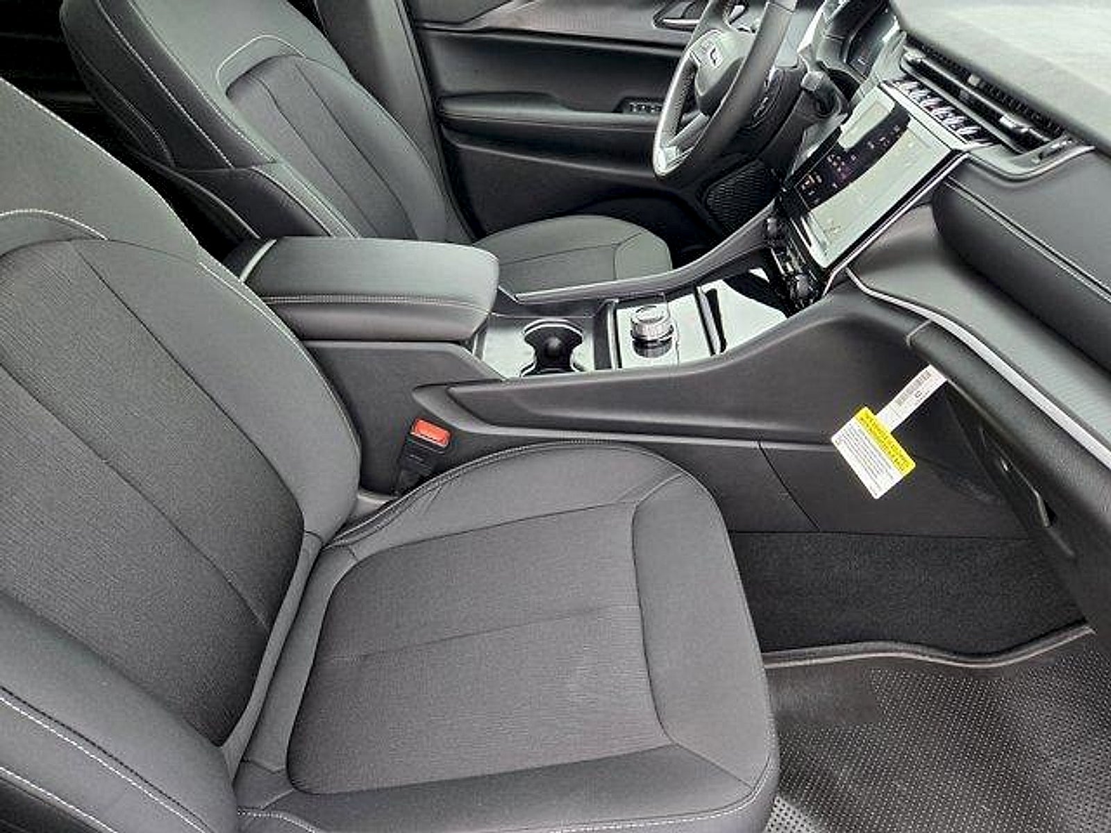 2026 Jeep Grand Cherokee GRAND CHEROKEE LAREDO X 4X4