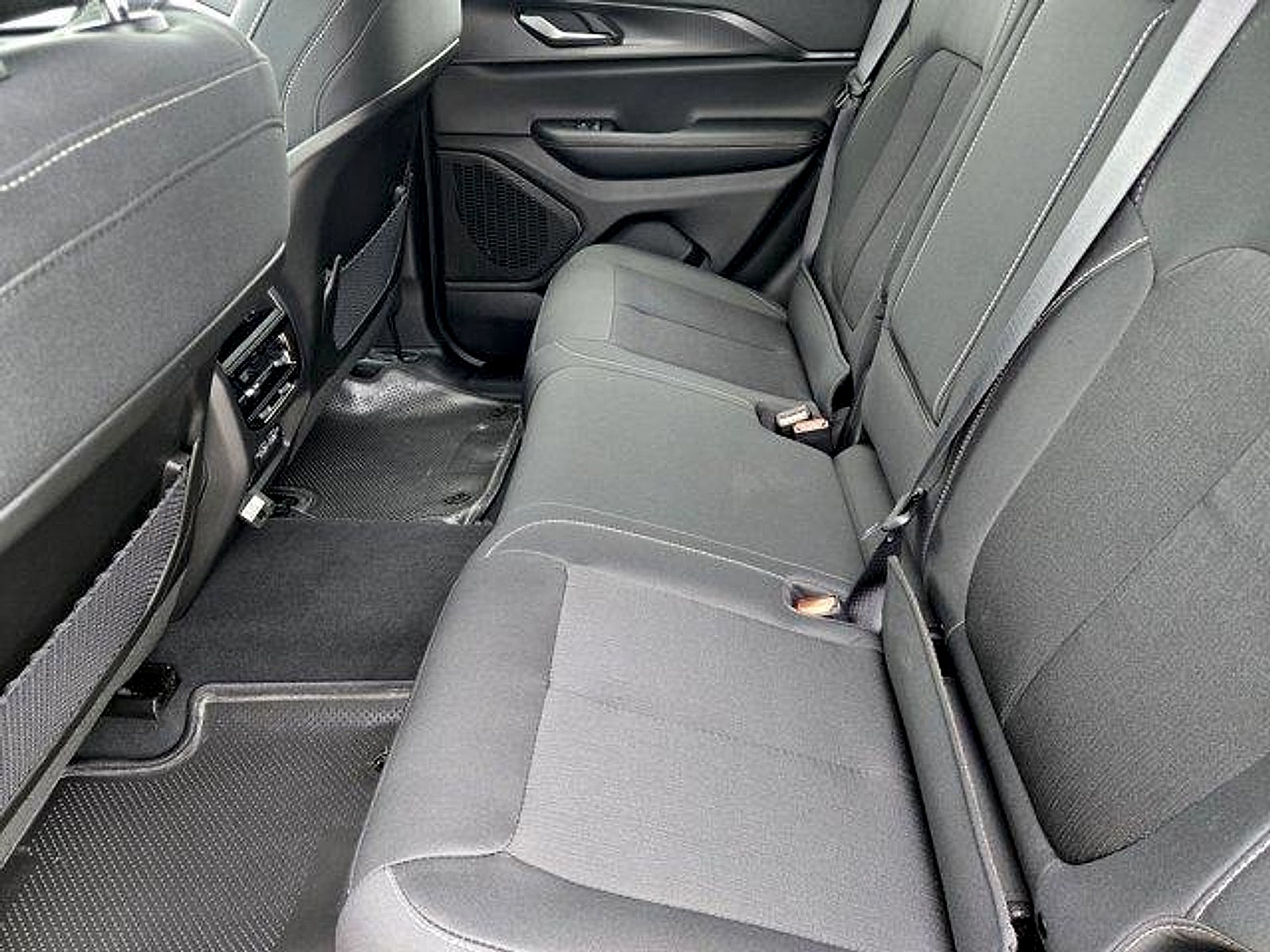 2026 Jeep Grand Cherokee GRAND CHEROKEE LAREDO X 4X4