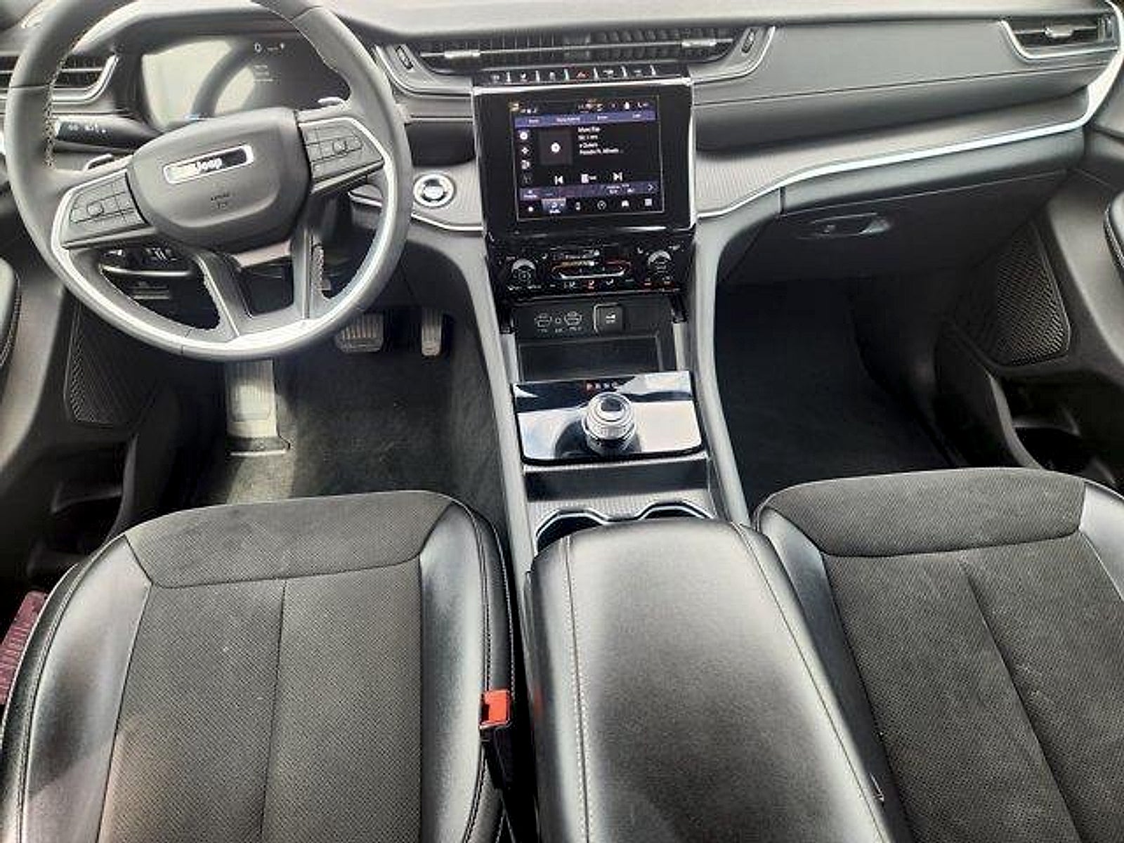 2024 Jeep Grand Cherokee L Altitude X 4x2