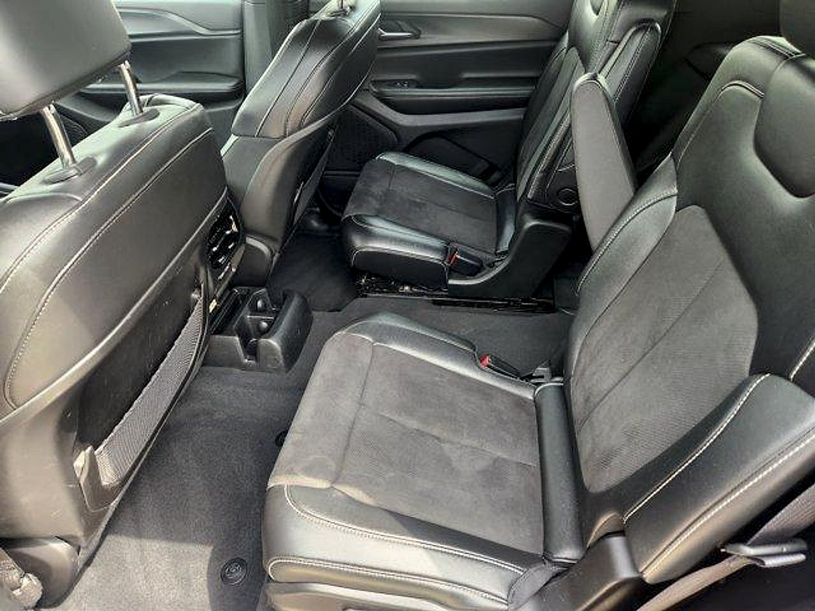 2024 Jeep Grand Cherokee L Altitude X 4x2