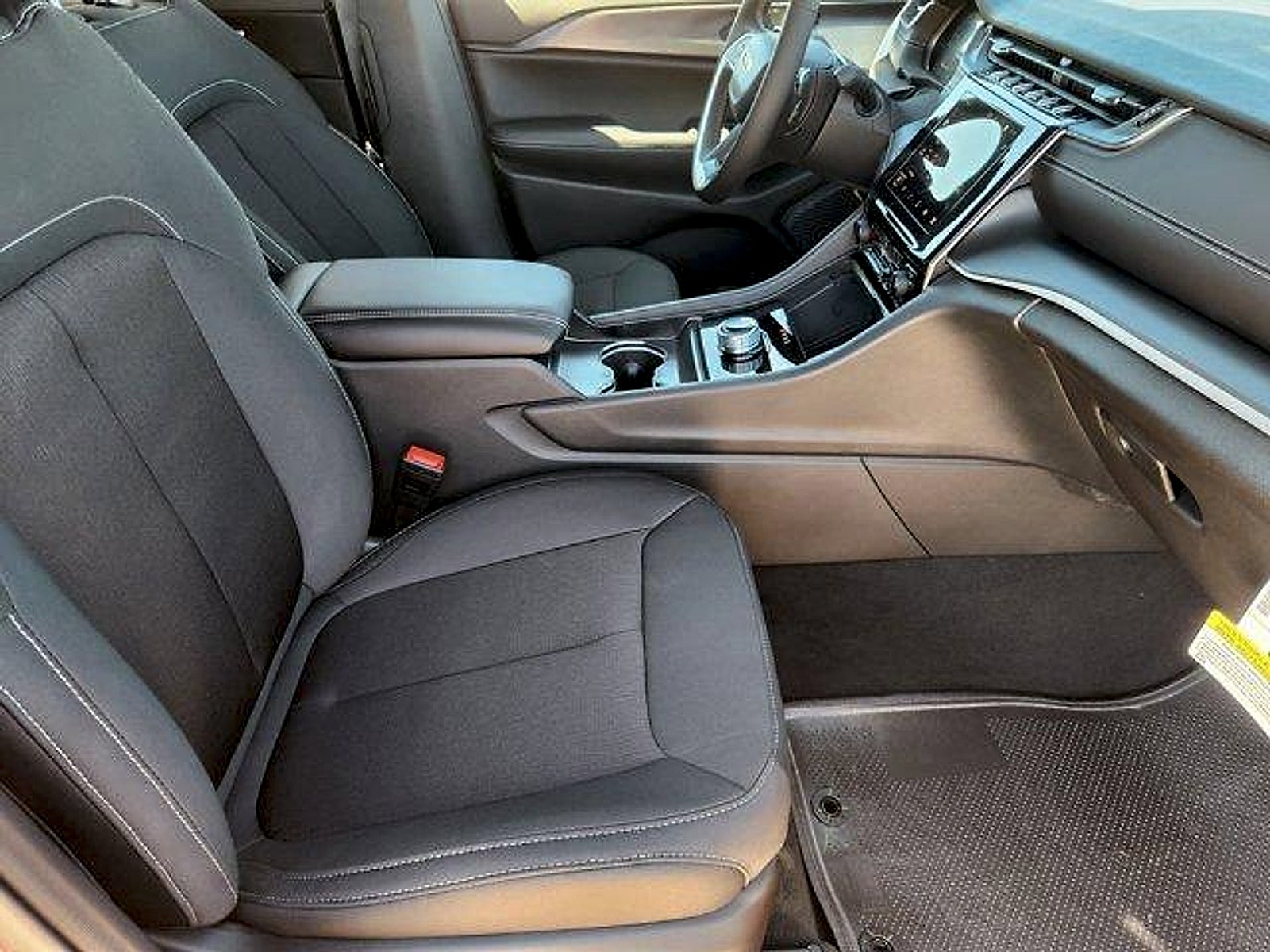 2026 Jeep Grand Cherokee GRAND CHEROKEE L LAREDO X 4X2