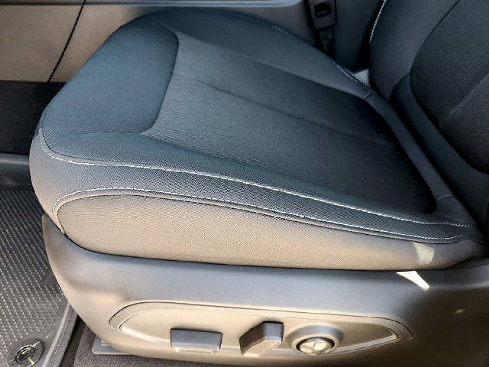 2026 Jeep Grand Cherokee GRAND CHEROKEE L LAREDO X 4X2