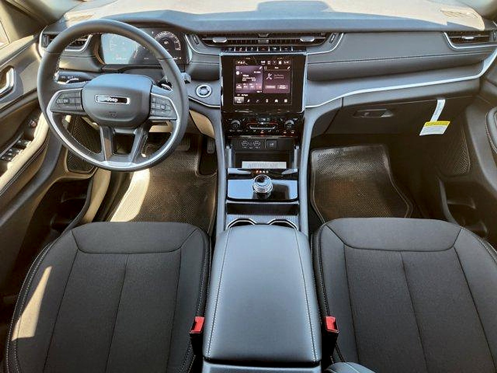 2026 Jeep Grand Cherokee GRAND CHEROKEE L LAREDO X 4X2