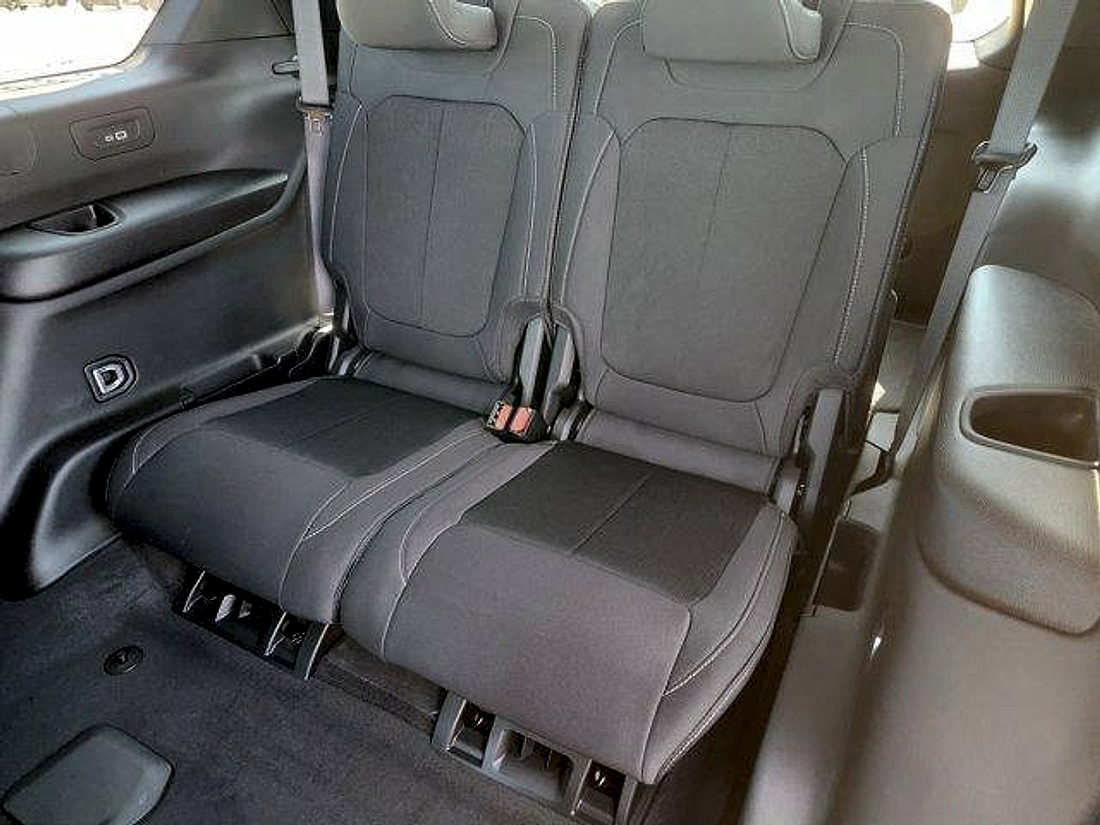 2026 Jeep Grand Cherokee GRAND CHEROKEE L LAREDO X 4X2