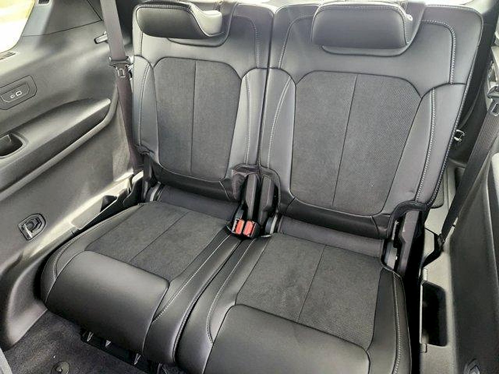 2026 Jeep Grand Cherokee GRAND CHEROKEE L LAREDO ALTITUDE 4X2