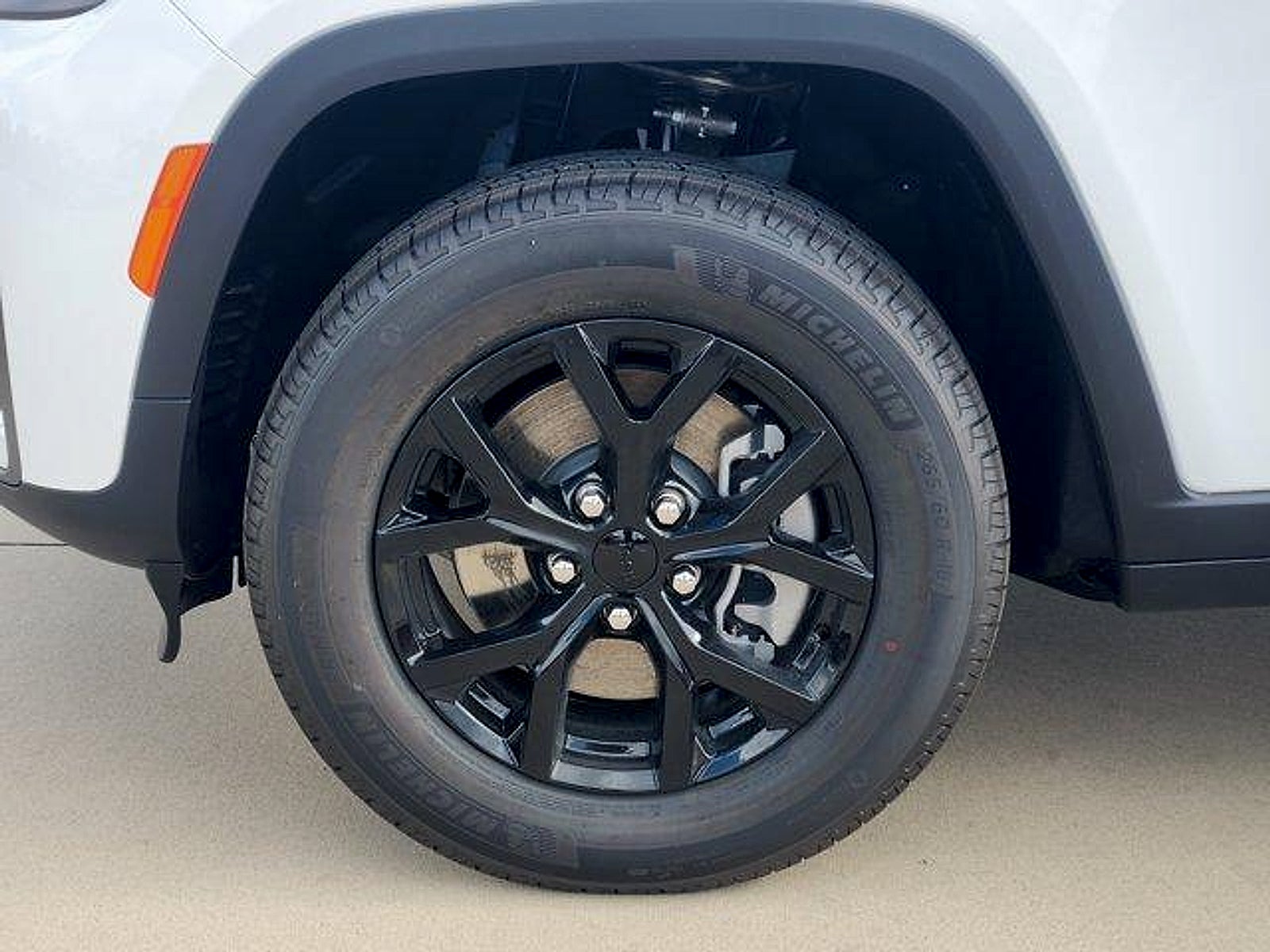 2026 Jeep Grand Cherokee GRAND CHEROKEE L LAREDO ALTITUDE 4X2
