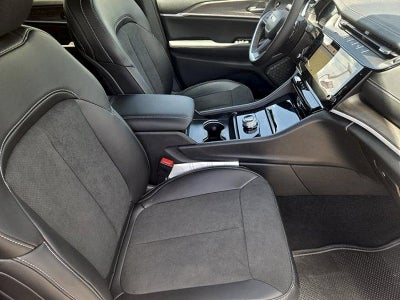 2026 Jeep Grand Cherokee GRAND CHEROKEE L LAREDO ALTITUDE 4X2