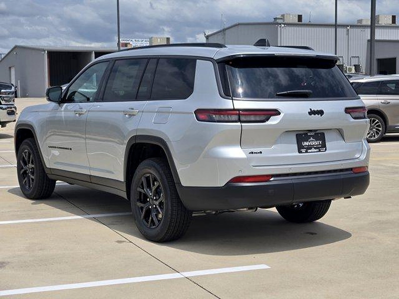 2026 Jeep Grand Cherokee GRAND CHEROKEE L LAREDO ALTITUDE 4X4