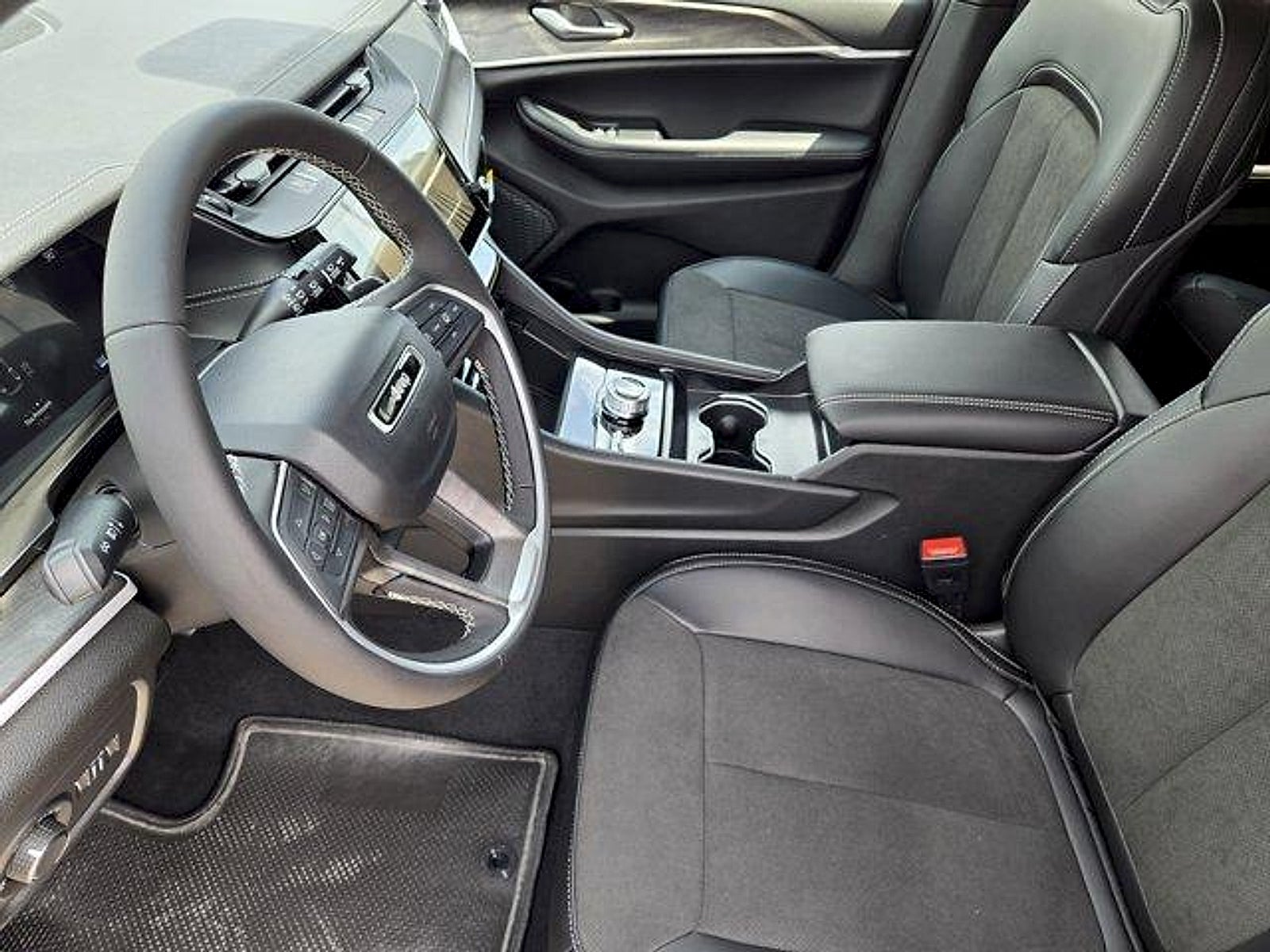 2026 Jeep Grand Cherokee GRAND CHEROKEE L LAREDO ALTITUDE 4X4