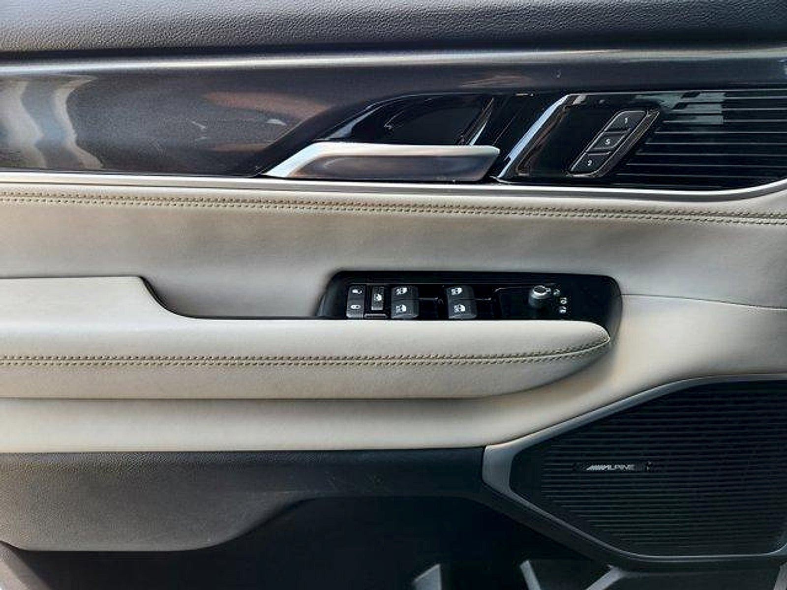 2023 Jeep Wagoneer Series I 4x2