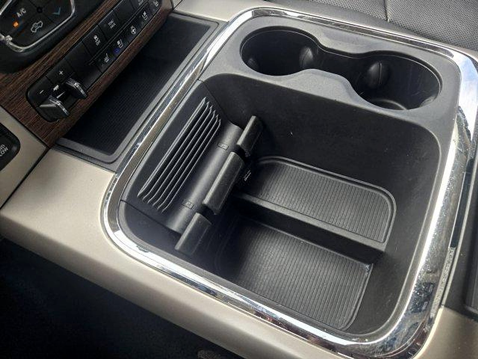 2018 RAM 1500 Laramie Crew Cab 4x4 5'7' Box