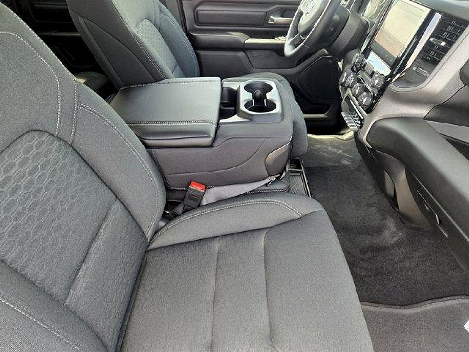 2026 RAM Ram 1500 RAM 1500 TRADESMAN QUAD CAB 4X2 6'4' BOX