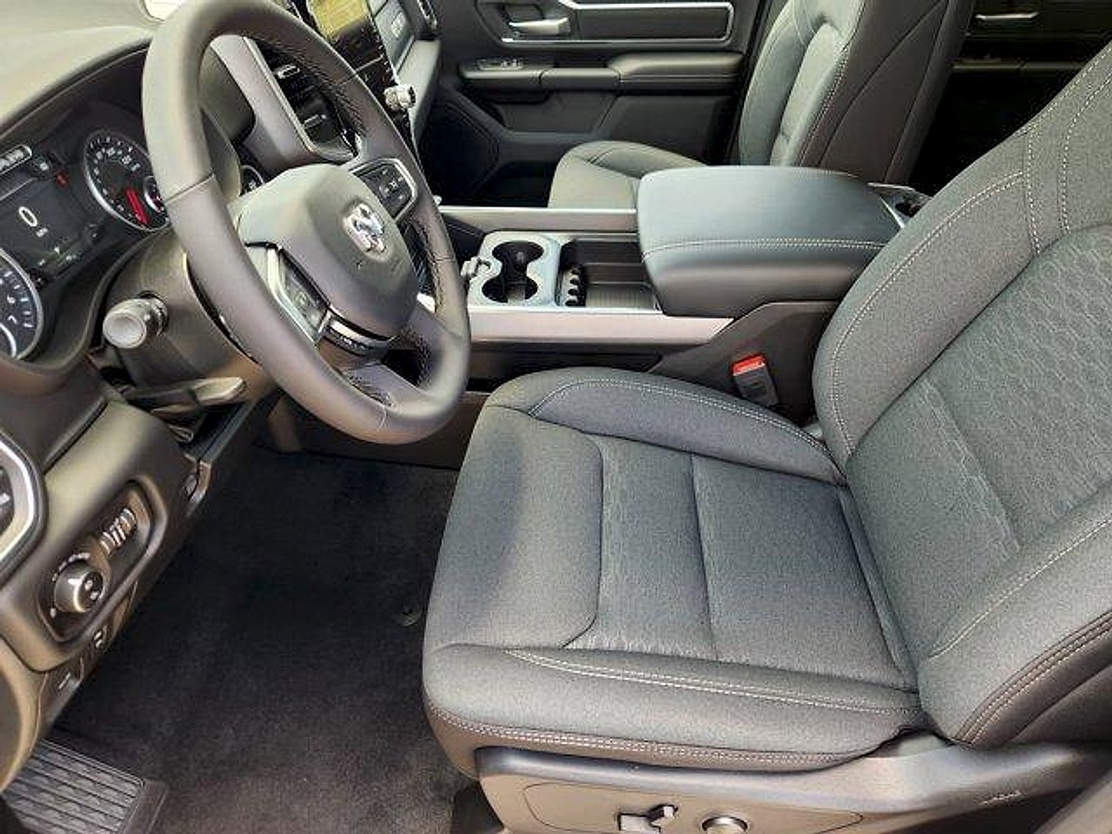 2026 RAM Ram 1500 RAM 1500 LONE STAR CREW CAB 4X2 5'7' BOX