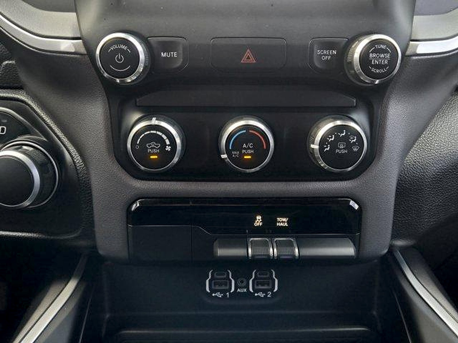 2022 RAM 1500 Lone Star Crew Cab 4x2 5'7' Box