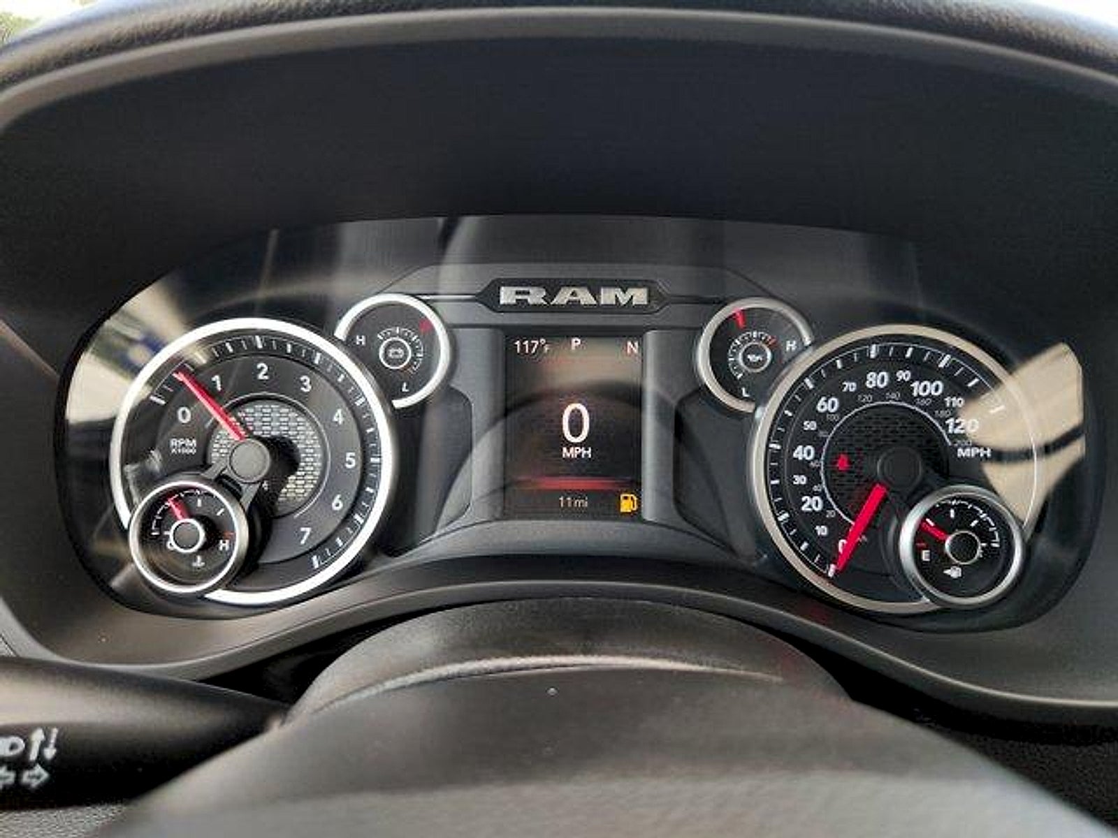 2027 RAM Ram 1500 RAM 1500 EXPRESS CREW CAB 4X2 5'7' BOX