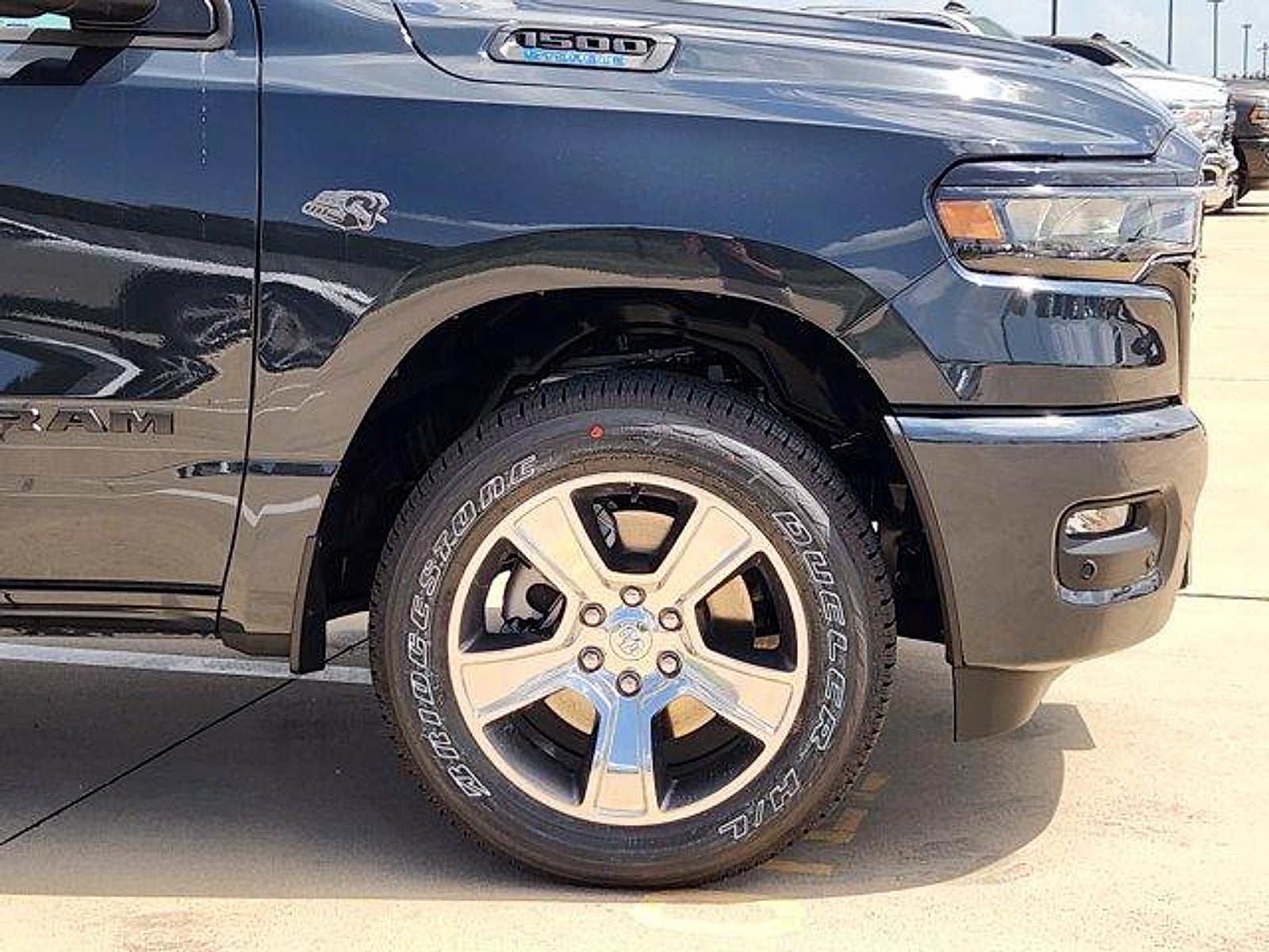 2027 RAM Ram 1500 RAM 1500 EXPRESS CREW CAB 4X2 5'7' BOX