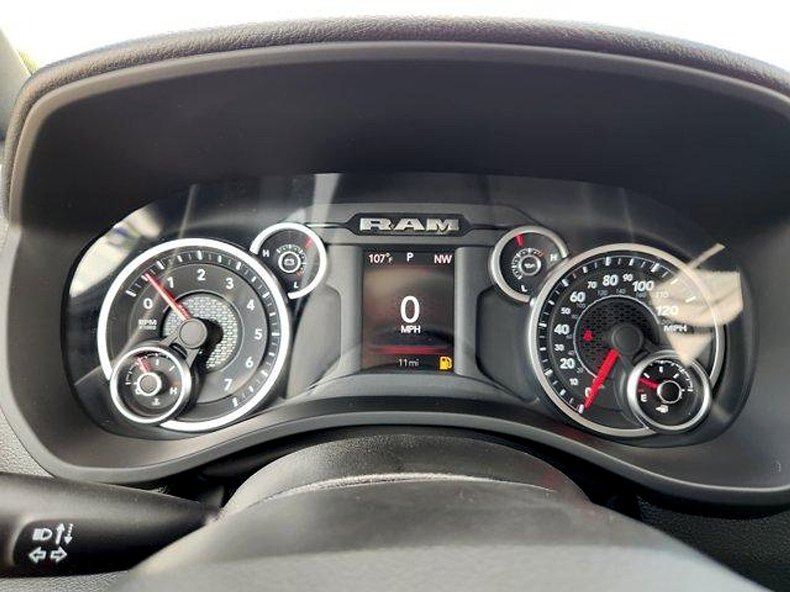 2027 RAM Ram 1500 RAM 1500 EXPRESS CREW CAB 4X2 5'7' BOX