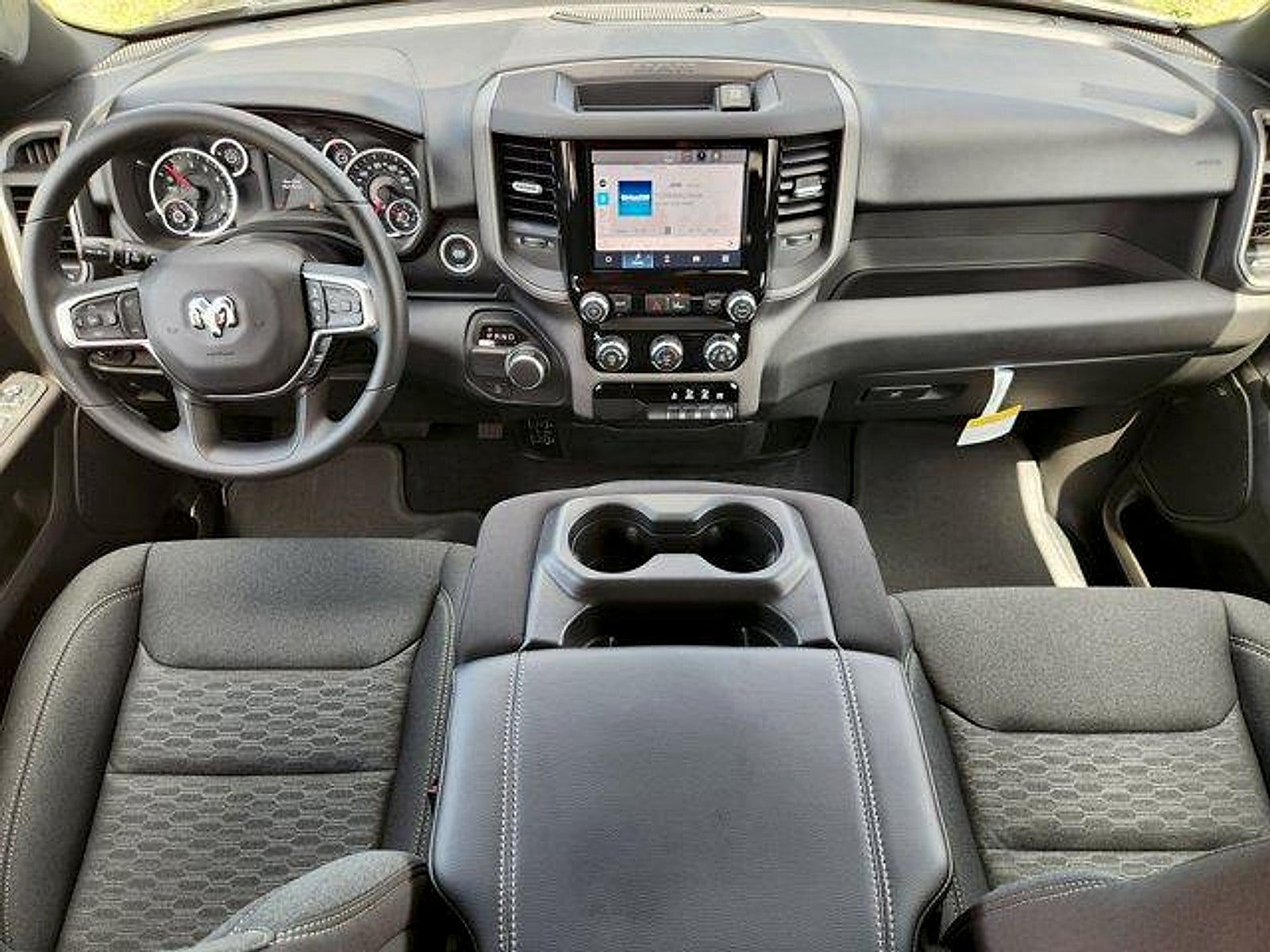 2027 RAM Ram 1500 RAM 1500 EXPRESS CREW CAB 4X2 5'7' BOX