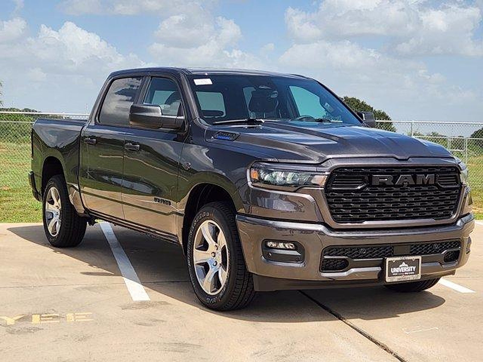 2027 RAM Ram 1500 RAM 1500 EXPRESS CREW CAB 4X2 5'7' BOX
