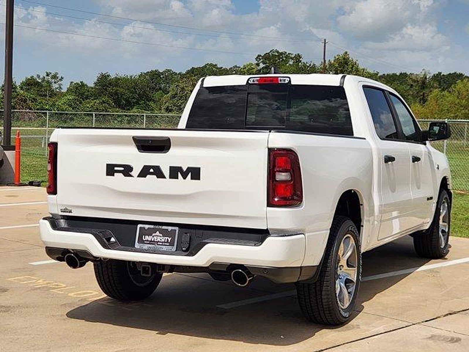 2026 RAM Ram 1500 RAM 1500 EXPRESS CREW CAB 4X2 5'7' BOX