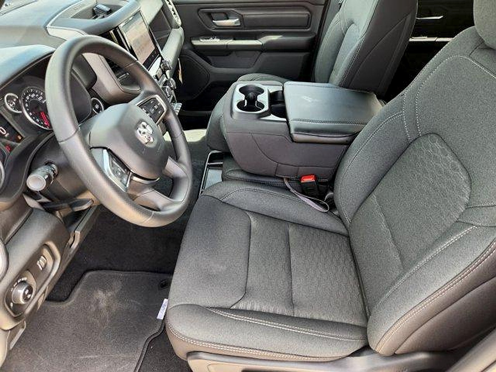 2026 RAM Ram 1500 RAM 1500 EXPRESS CREW CAB 4X2 5'7' BOX