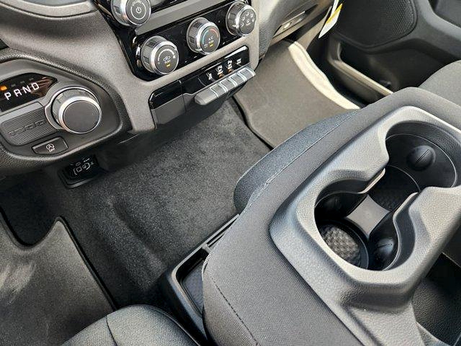 2027 RAM Ram 1500 RAM 1500 EXPRESS CREW CAB 4X2 5'7' BOX